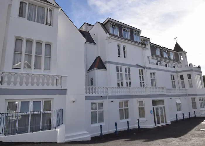 Riviera Hotel